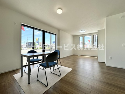 【居間・リビング】 | 静岡市駿河区豊田3丁目 新築一戸建て 3号棟 | リビングです