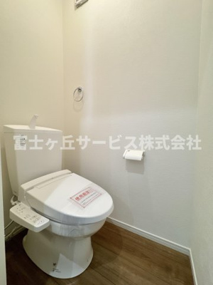 【トイレ】 | 静岡市駿河区豊田3丁目 新築一戸建て 3号棟 | 1Fトイレです
2Fにも同タイプのトイレがあります