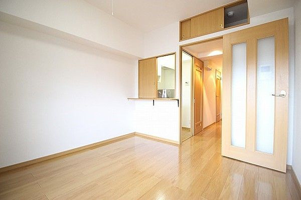 レブリアント賀茂の居間・リビング