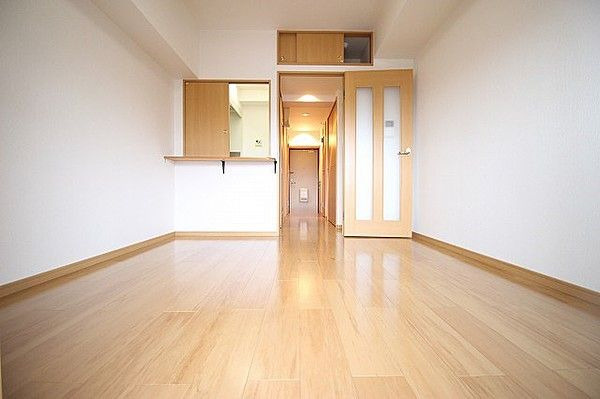 レブリアント賀茂の居間・リビング