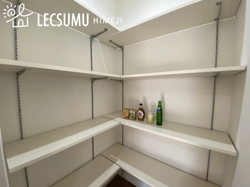 津田小学校前Ⅱの収納