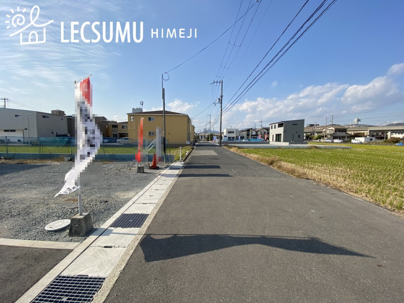 津田小学校前Ⅱの前面道路含む現地写真