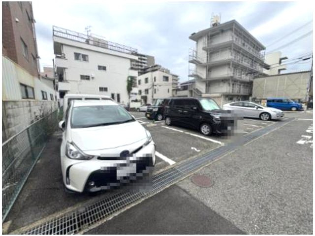 坂田ハイツの駐車場
