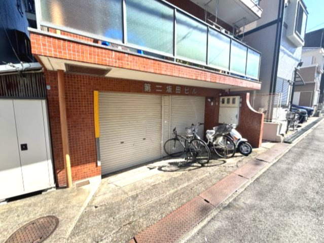 第２坂田ビルのエントランス