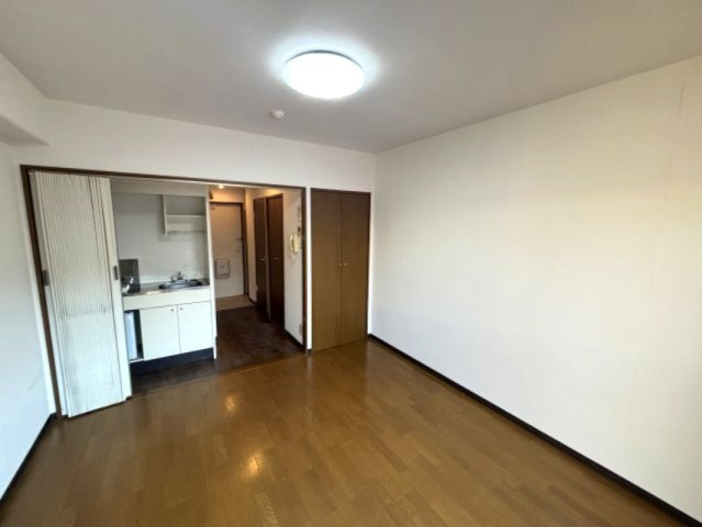 西灘駅前ハイツの寝室