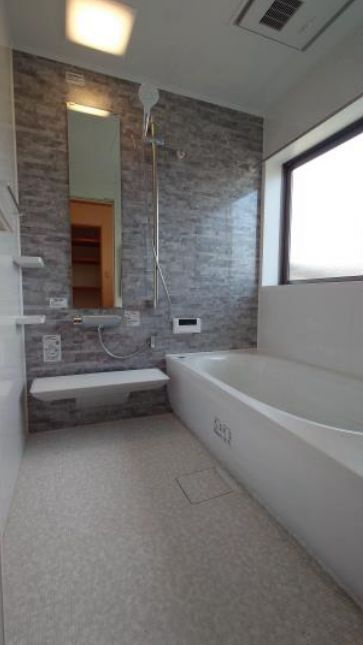 厚木市妻田北4丁目　中古戸建の浴室|お風呂です