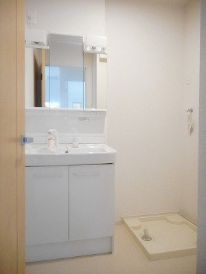 アイズ　ガーデンＡの洗面所