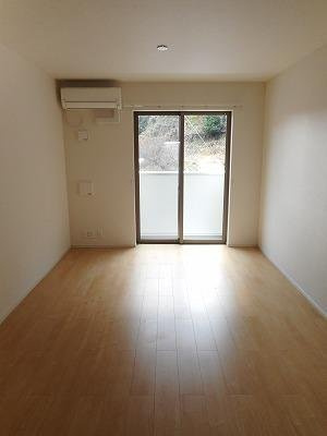 アイズ　ガーデンＡの居間・リビング