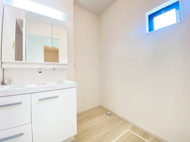 『八王子市新築戸建て』八王子市富士見町41-4【仲介手数料無料】　４期の独立洗面台|～仲介手数料無料☆八王子ひなた不動産～八王子市富士見町　新築戸建て