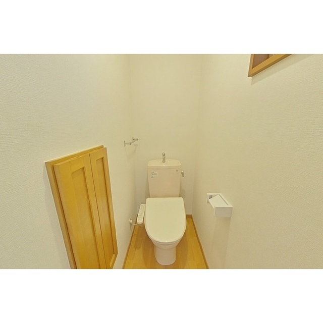 岐阜市忠節町４丁目の一戸建てのトイレ