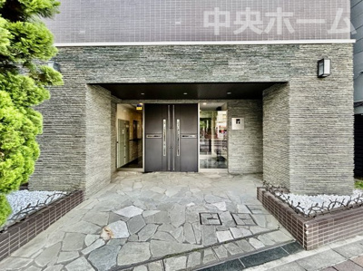 【エントランス】 | レジデンシャルステートタワー南千住 | 【エントランス】マンションのエントランスは、その物件の印象を決める、顔とも言える場所です。毎日通る場所ですからきれいなのが一番です。