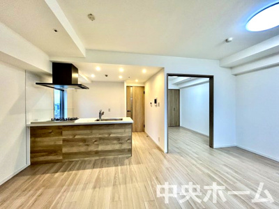 【居間・リビング】 | レジデンシャルステートタワー南千住 | 【居間・リビング】「ＬＤＫは家族団らんをデザイン」広いＬＤＫでは家族が集まり一緒の時間を過ごせる工夫がされております。何気ない一日の当たり前のひとコマがいつか一生の宝物になります