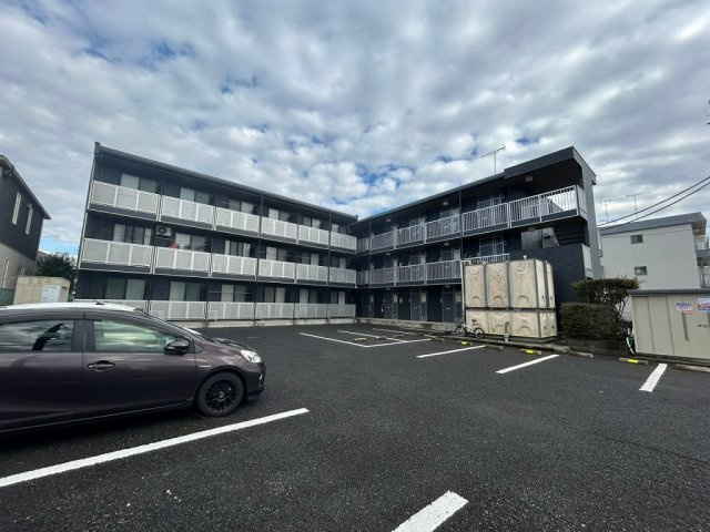 レオパレスフローラ小山の外観|おしゃれな外観です