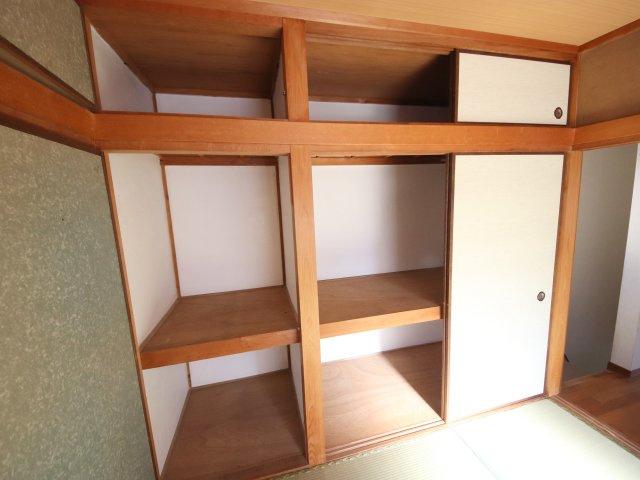 生駒市壱分町の一戸建ての収納