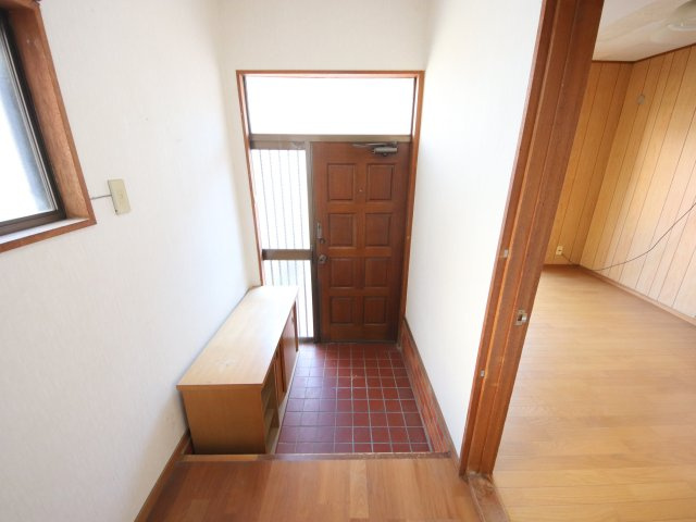 生駒市壱分町の一戸建ての玄関