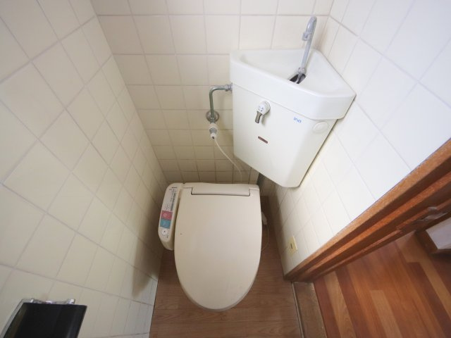 生駒市壱分町の一戸建てのトイレ