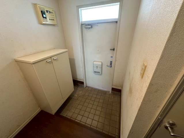 ローズハイツの玄関