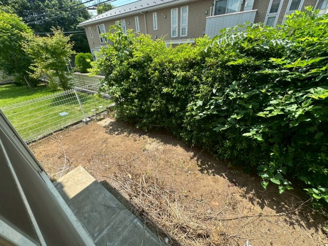 ローズハイツの庭