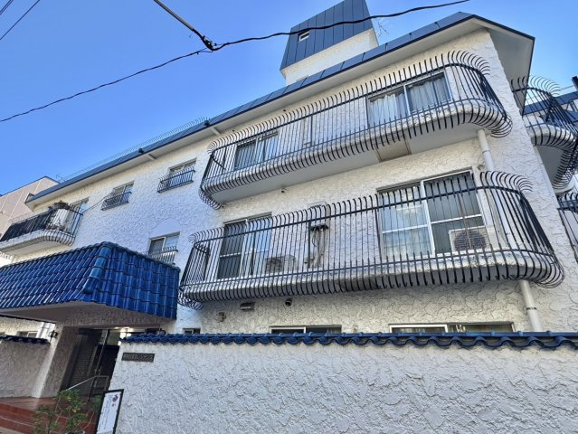 秀和日暮里レジデンスの外観