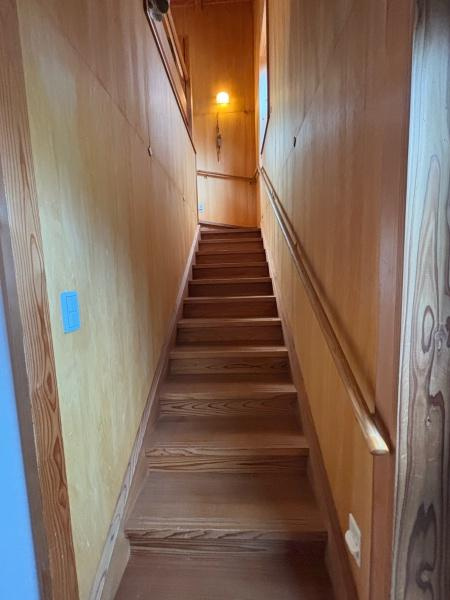 岡崎市竜美東2丁目・中古戸建の内装|階段です。