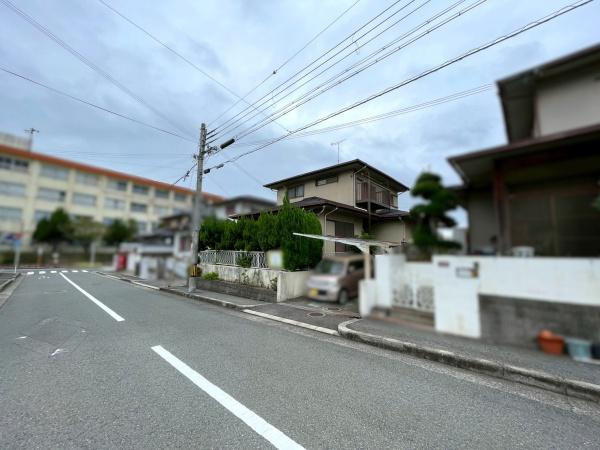 和歌山市大谷　中古戸建の前面道路含む現地写真