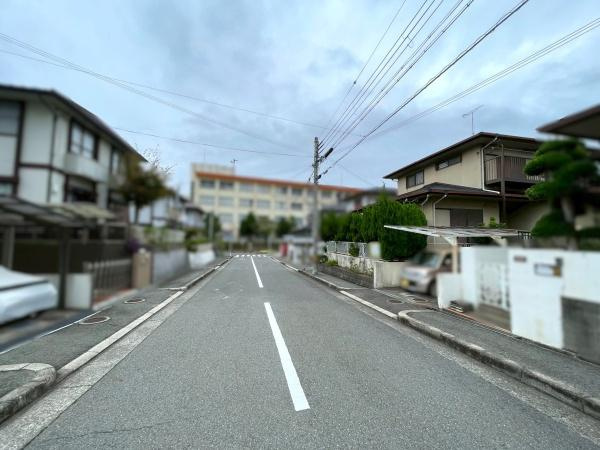 和歌山市大谷　中古戸建の前面道路含む現地写真