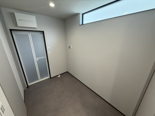 COLORSCITY63区画 TRIBUTEイエコレ　天然木デザイン建売のランドリースペース|ゆったりと洗濯できるランドリースペース♪