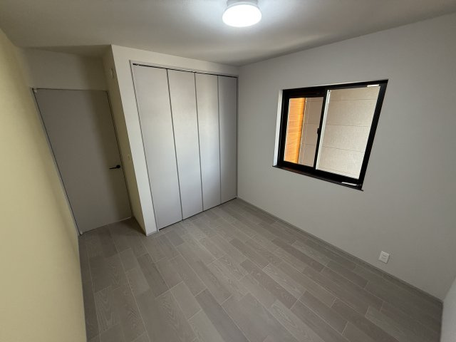 COLORSCITY63区画 TRIBUTEイエコレ　天然木デザイン建売の洋室