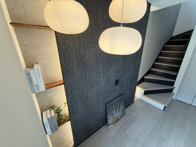 家の路地を通り抜けると… COLORSCITY63区画 TRIBUTEイエコレ 天然木デザイン建売 ☆COLORSCITY