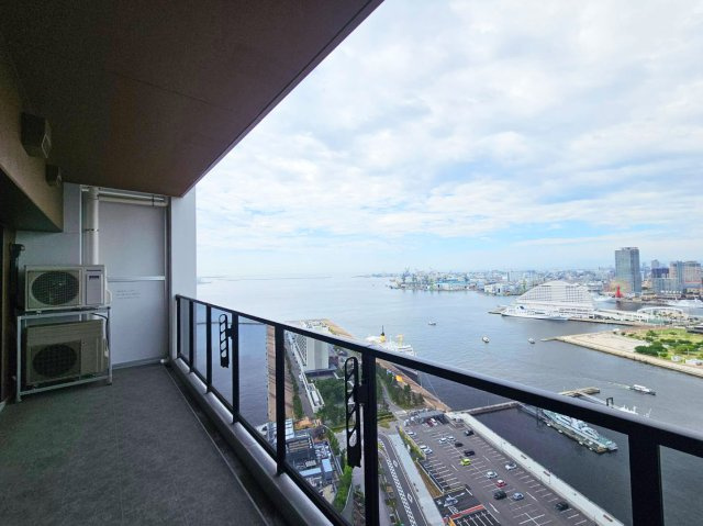ベイシティタワーズ神戸WESTのバルコニー|広々としたバルコニーです