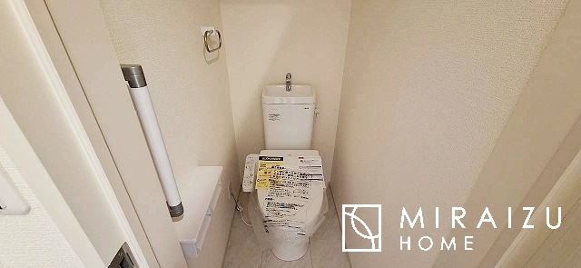 【トイレ】 | おしり洗浄、ビデ洗浄、暖房便座の機能を標準装備。トイレットペーパーの無駄遣いを防ぎ、肌を傷つける心配がありません♪