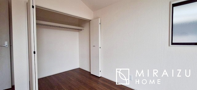 【収納】 | 日当たりの良いお家は嬉しいですよね。それぞれ価値観が分かれる箇所です、実際に内覧して日当たりの心地よさをご体感下さいね♪