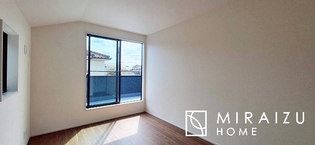 【寝室】 | 建物完成につき、実際のお部屋をごゆっくりご見学いただけます。お休みの日にご家族で見学はいかがでしょう。