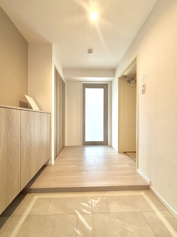 千里山田グリーンハイツ弐号棟の玄関