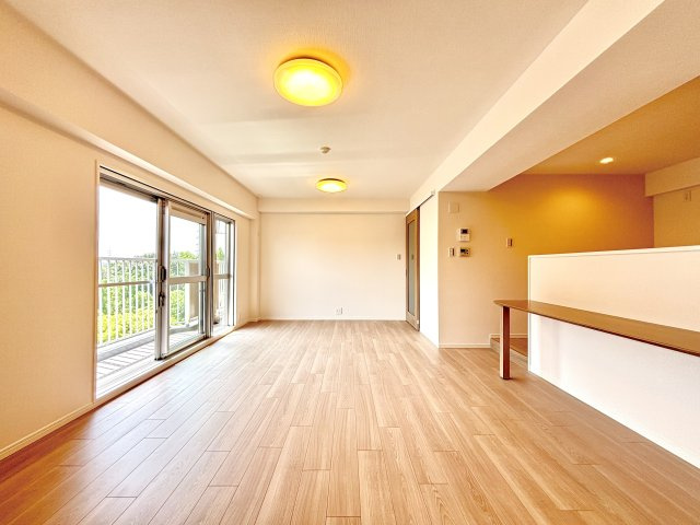 千里山田グリーンハイツ弐号棟の居間・リビング