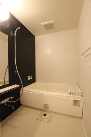 ラキャッスル小田井の浴室