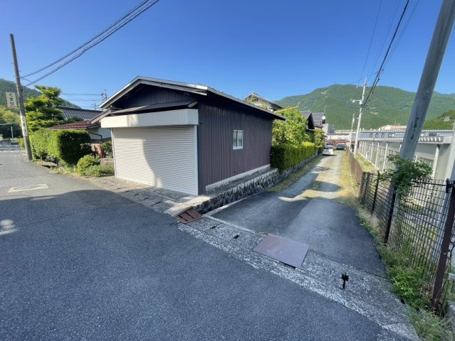 【前面道路含む現地写真】の画像