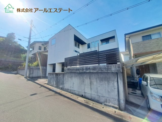 姫路市夢前町菅生澗　　　中古戸建の前面道路含む現地写真