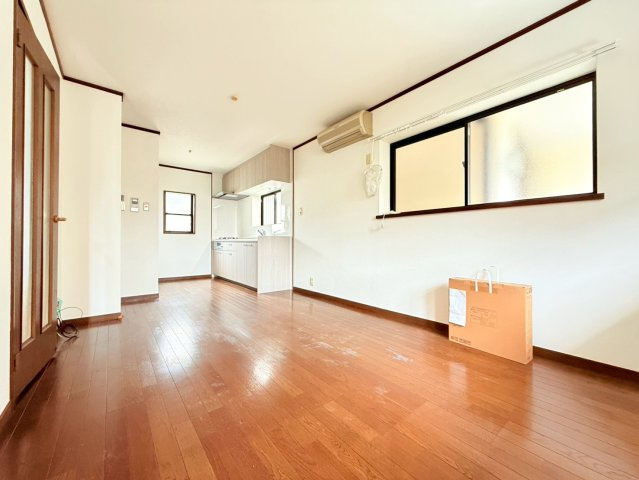 霞ヶ丘7丁目貸家の居間・リビング