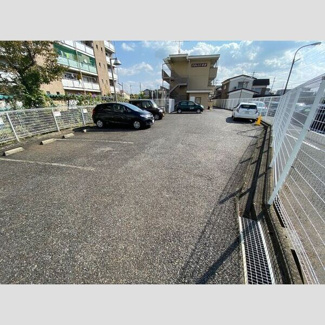 【駐車場】