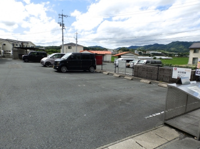 【駐車場】 | アルストロメリア