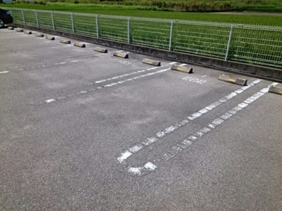 【駐車場】 | ブリッサユウⅠ