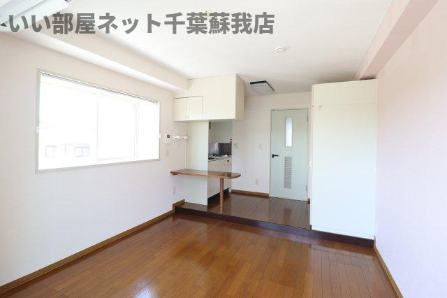ハイムカメリアの寝室|広くて明るい寝室