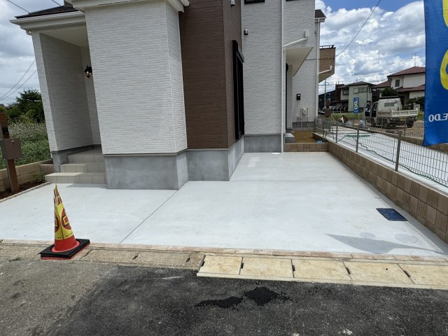 松戸市幸田４丁目新築戸建【小金北小学校：8分】の駐車場|A号棟駐車スペース・2台駐車可