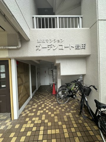 ガーデンコート豊田のエントランス