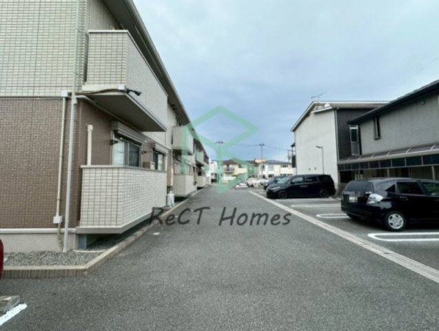 アンベリール・阿保の駐車場