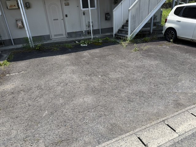 コーポ八幡の駐車場