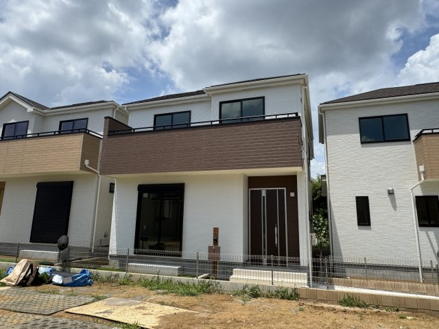 松戸市幸田４丁目新築戸建【小金北小学校：8分】の外観|C号棟外観・完成済み内覧可能です！