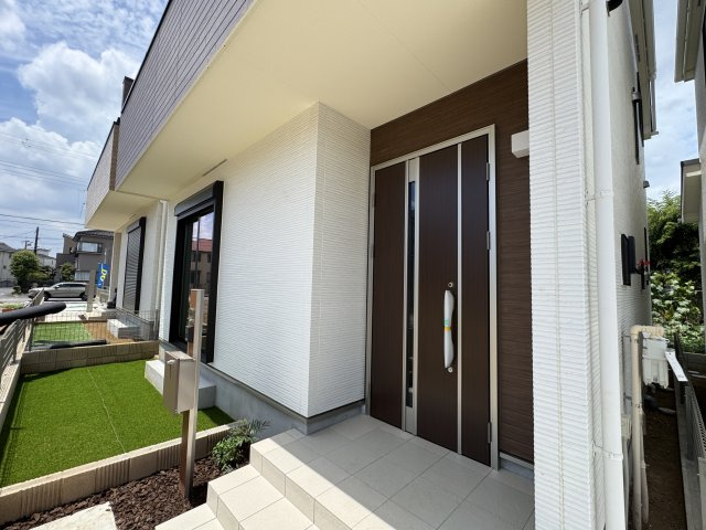 松戸市幸田４丁目新築戸建【小金北小学校：8分】のエントランス|エントランス・玄関ポーチ