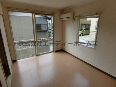 【洋室】 | アルカディアA棟 | 落ち着いた色調の洋室です